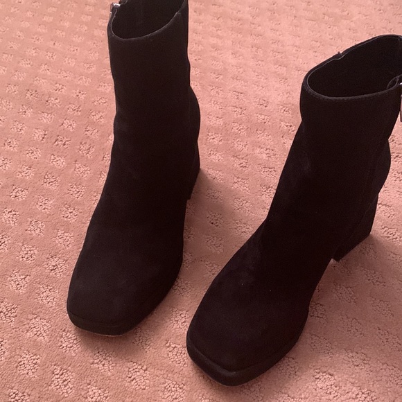 Dolce Vita Ulyses Black Suede Boot. Size 8 - Picture 8 of 9